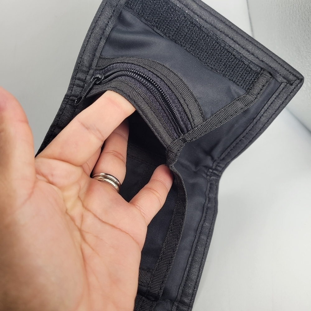 Vintage Rare Las Vegas Black Wallet Faux Leather Zip Compartments Credit Cards - Picture 5 of 13